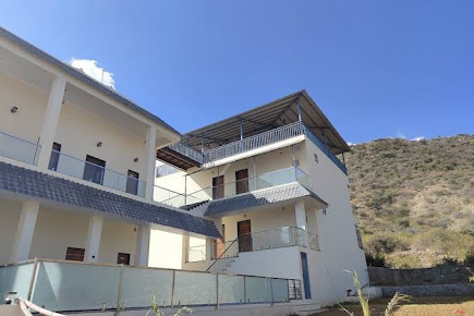 Gorgeous 6-bedroom villa with AC and WiFi in Udaipur